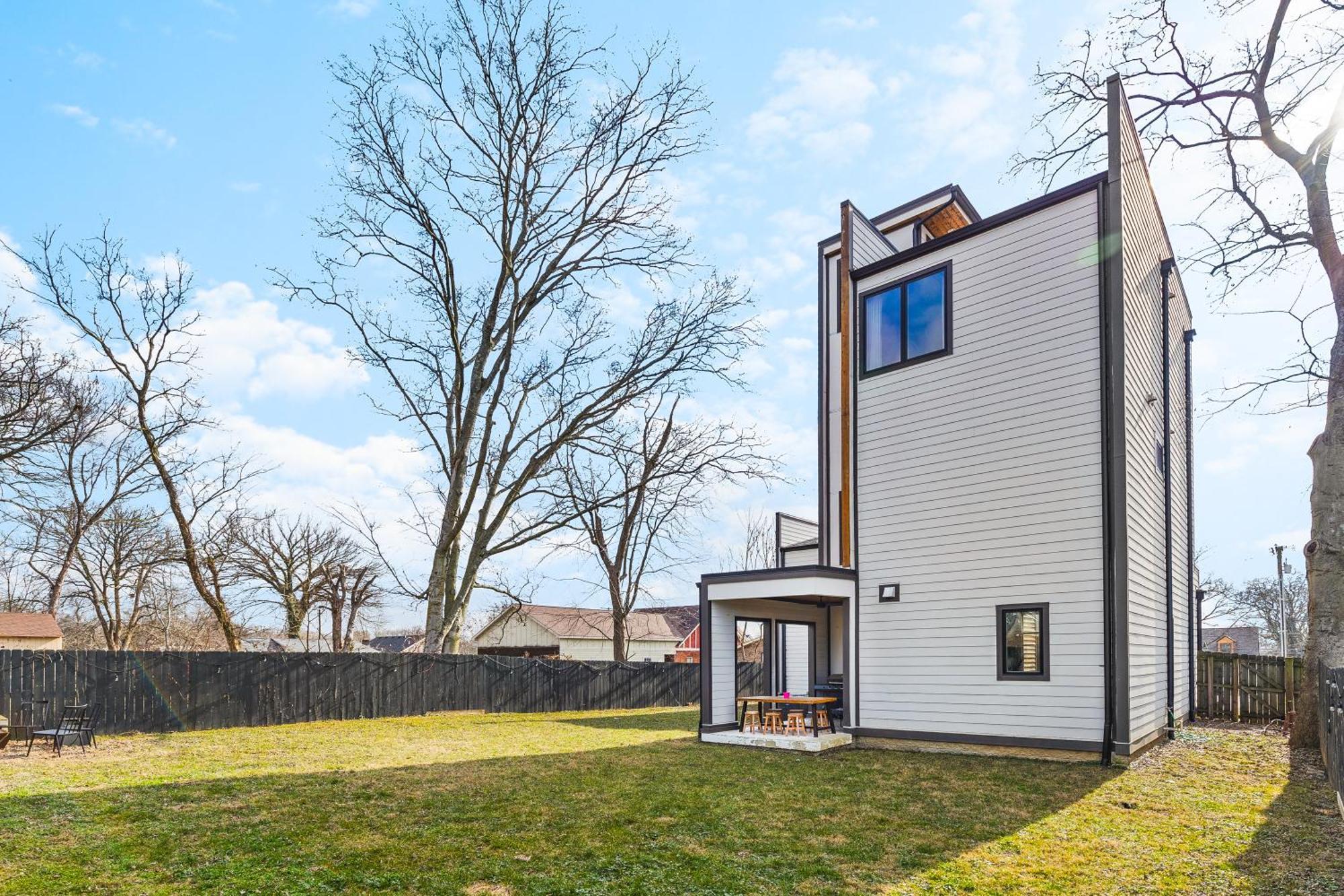 Modern Luxury Rooftop Deck, 3 Mi To Downtown *