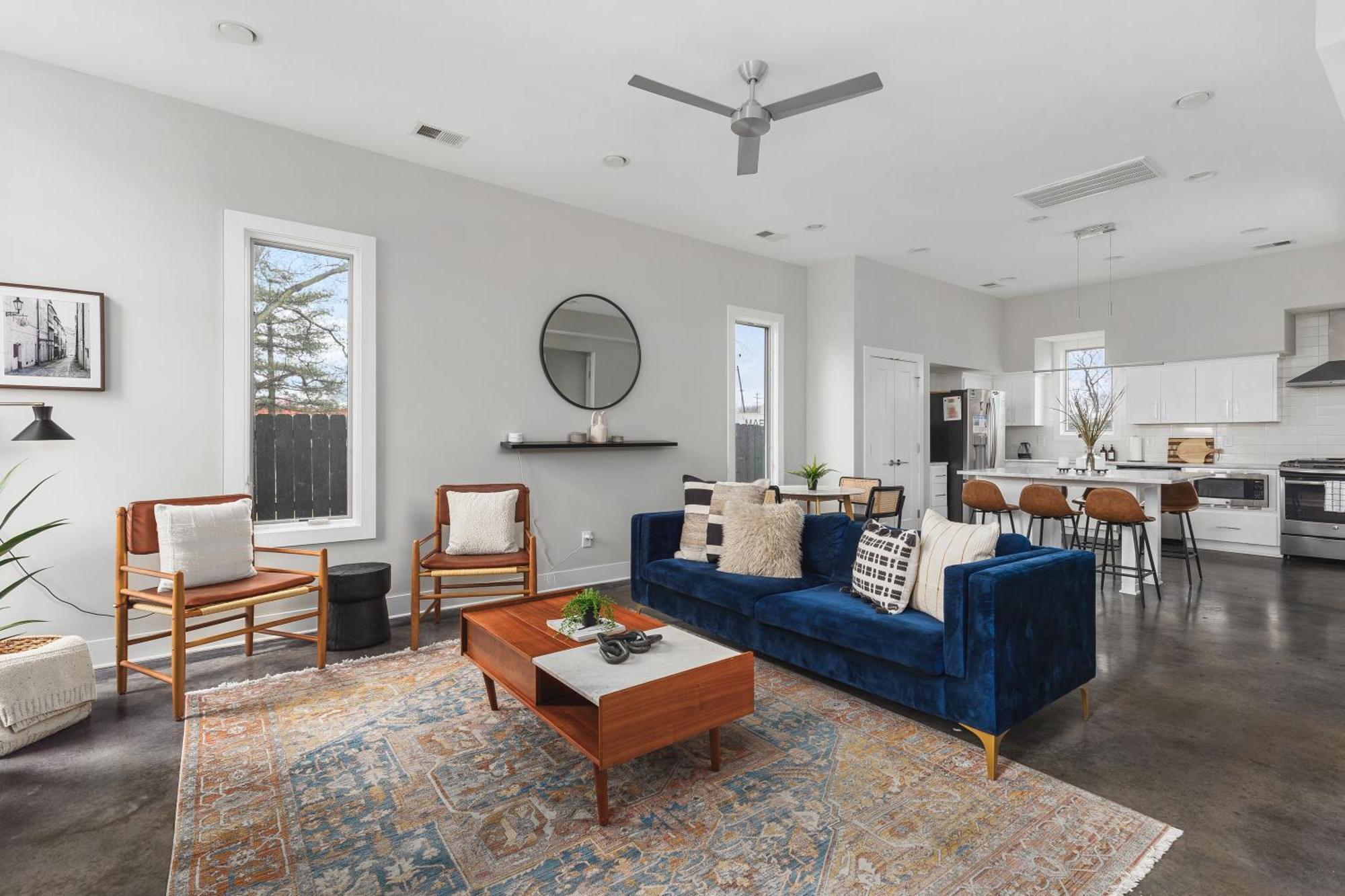 Modern Luxury Rooftop Deck, 3 Mi To Downtown Holiday home